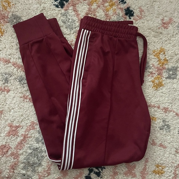 Hollister red striped women’s joggers athletic - Picture 2 of 3